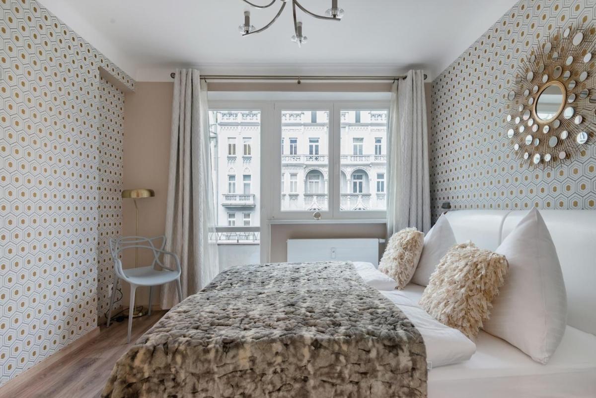 Pastel Art Deco 3Bdr Ruterra Apt Prague Exterior photo